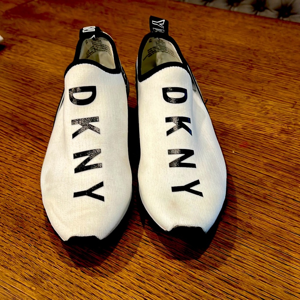 DKNY gently used size 8 shoes